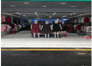 服装店空铺转让需要货架的可面谈