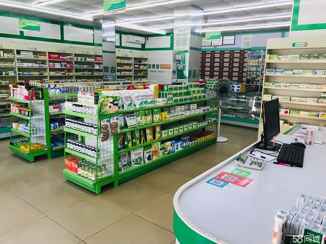 黄金地段的8年老药店转让