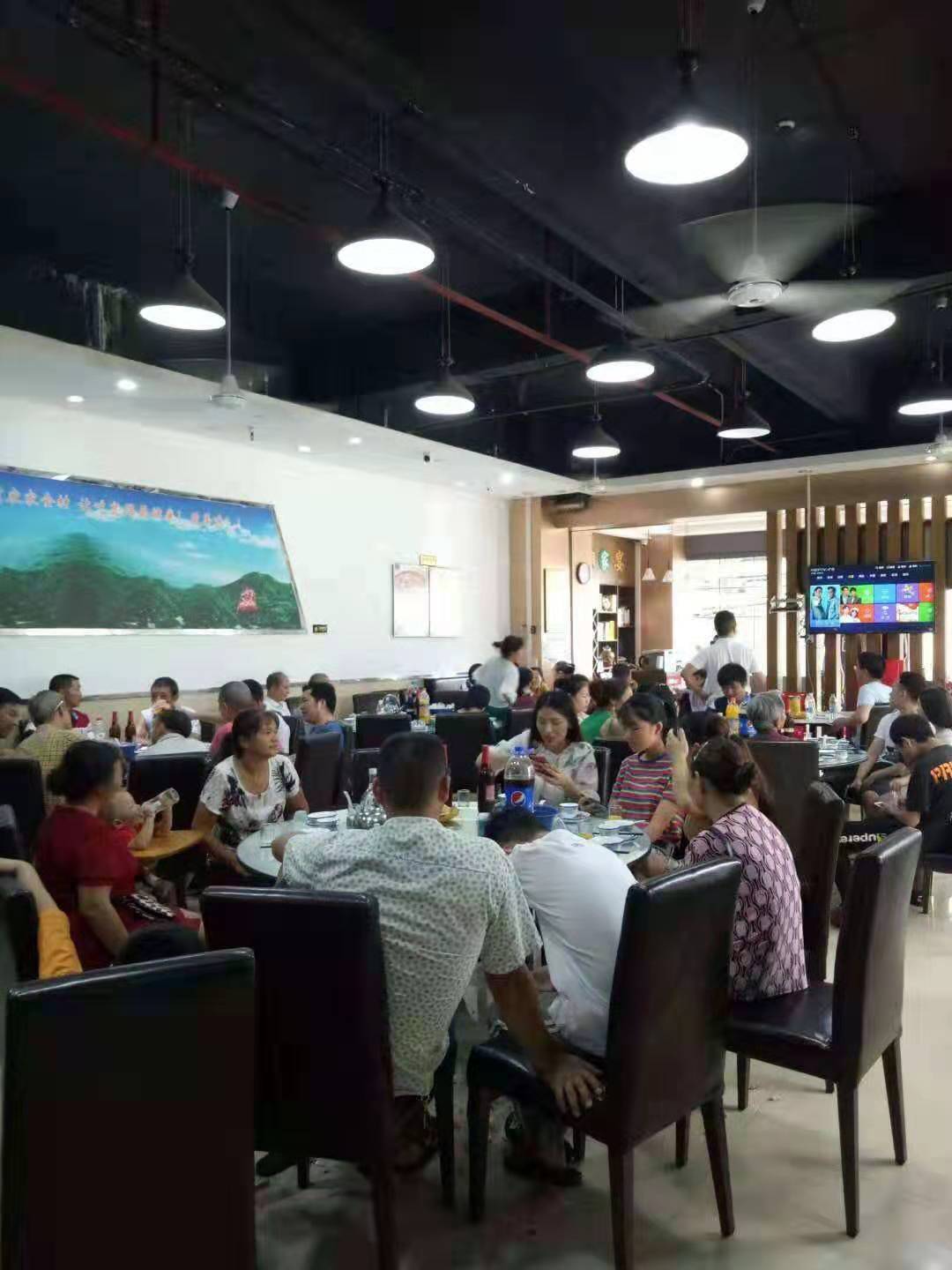 【宝安石岩300平方临街餐饮店铺诚心转让】