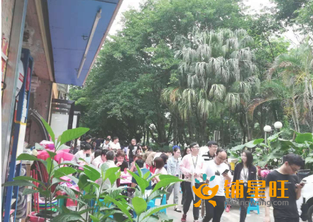 【南山科技园80平方餐饮店铺转让】