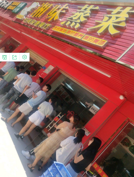 【宝安福永118平方餐饮旺铺转让】