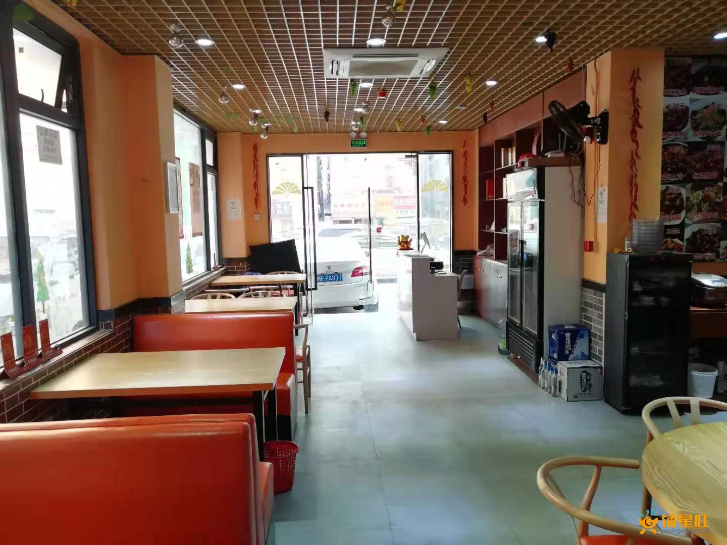 宝安石岩临街餐饮旺铺转让