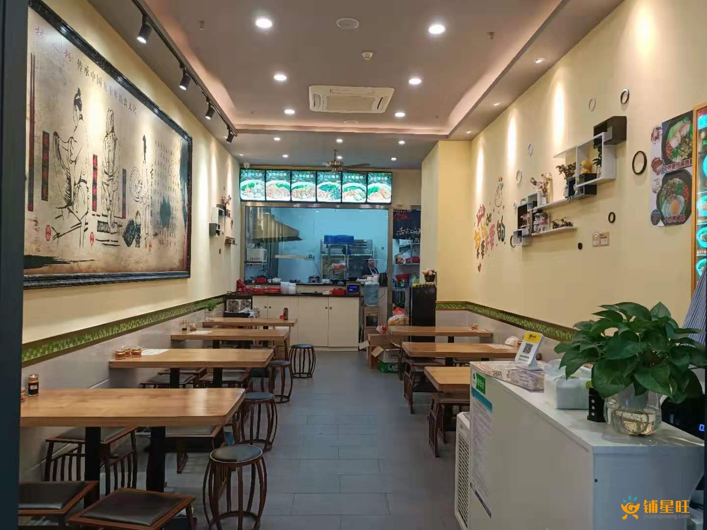 高档花园小区出入口米粉店转让