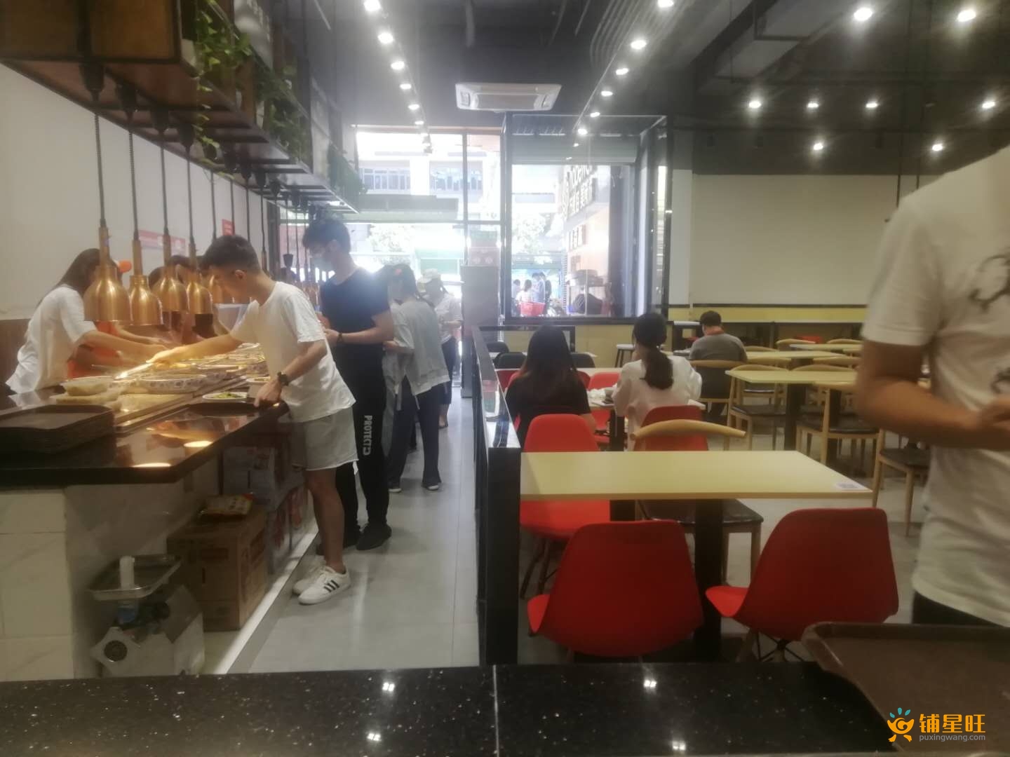 福田八卦岭地铁口快餐店转让
