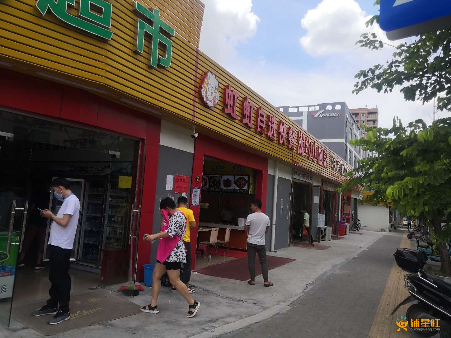 【龙岗坪地100平方餐饮旺铺转让】