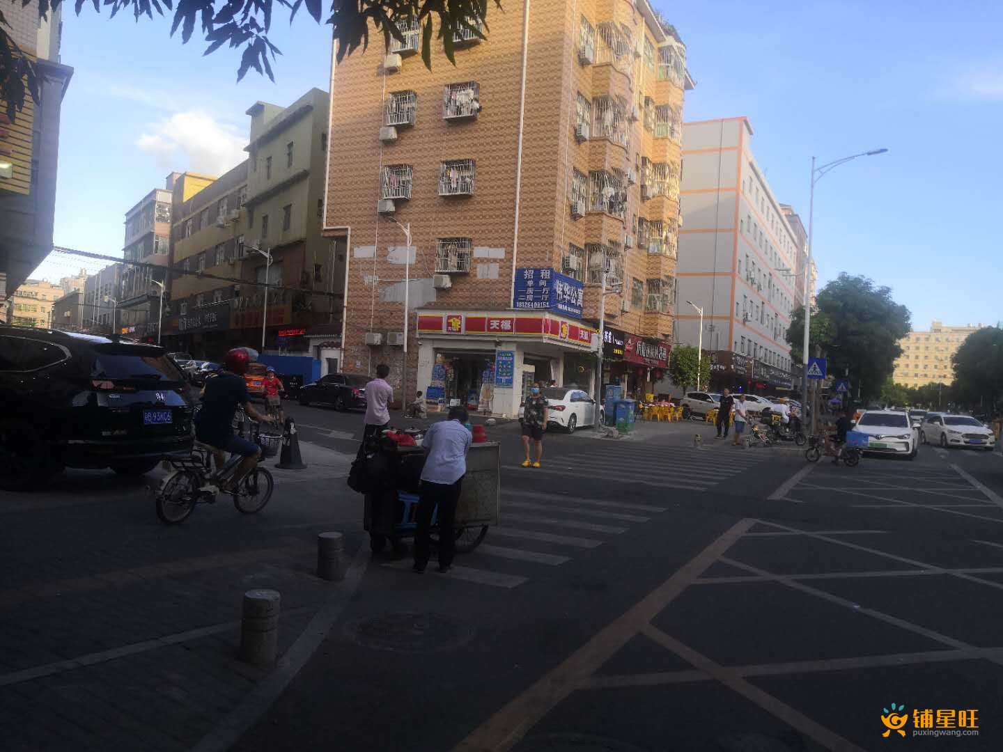 【龙岗35平方冷饮店转让】