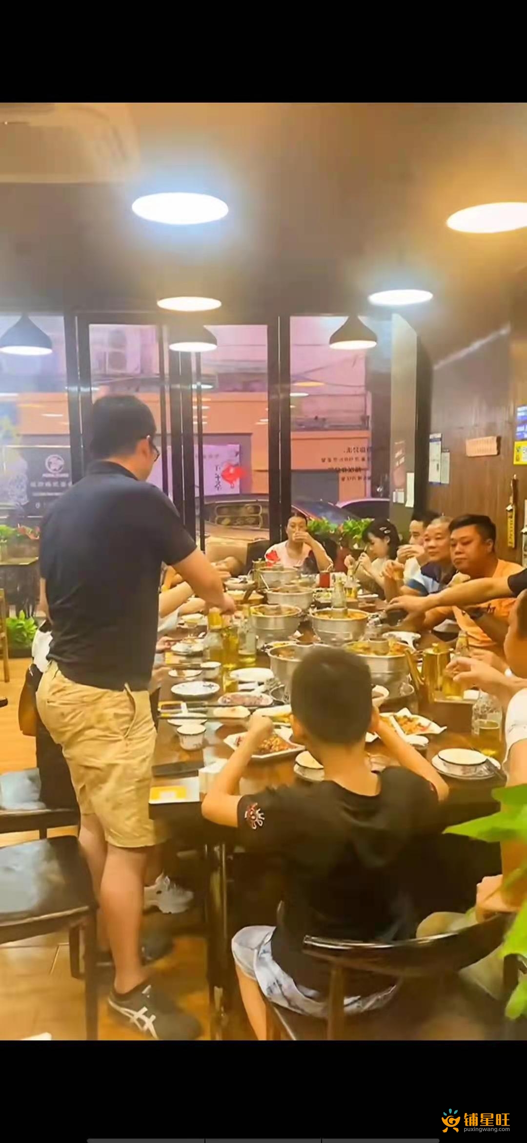 平湖双拥街地铁口附近可外摆餐饮转让