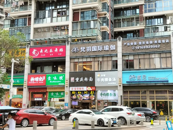 龙华中心区餐饮店转让（可外摆）