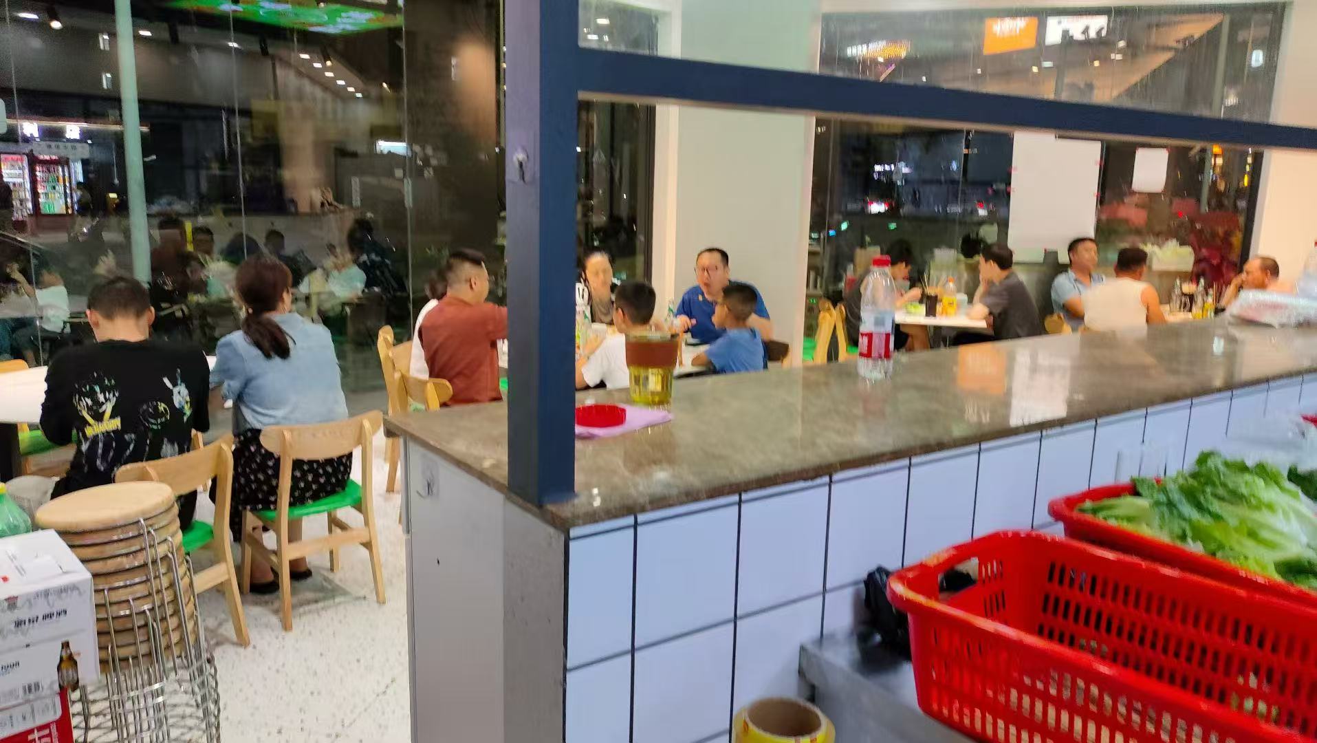 福永塘尾地铁口临街转角铺位转让