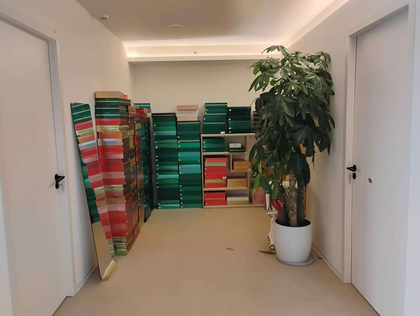 西乡地铁口美容工作室转让